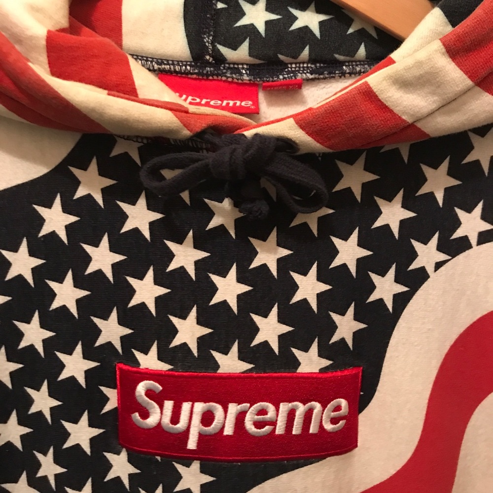 Supreme box logo